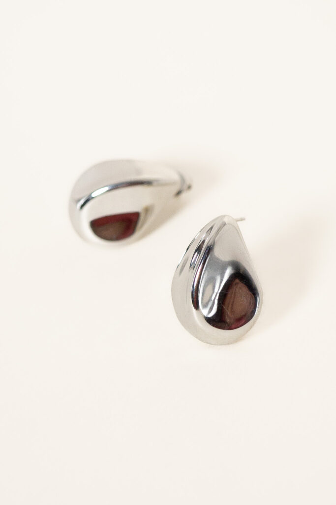 boucles-oreilles-lys-argentees-acier-inoxydable